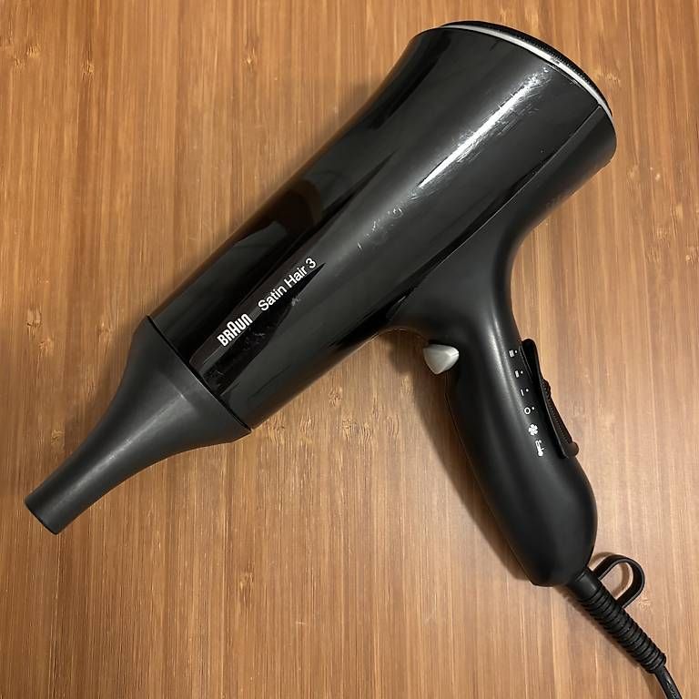 Asciugacapelli: Sèche-cheveux BRAUN – Usato da Fribourg venduto da Brosciuttofunghi