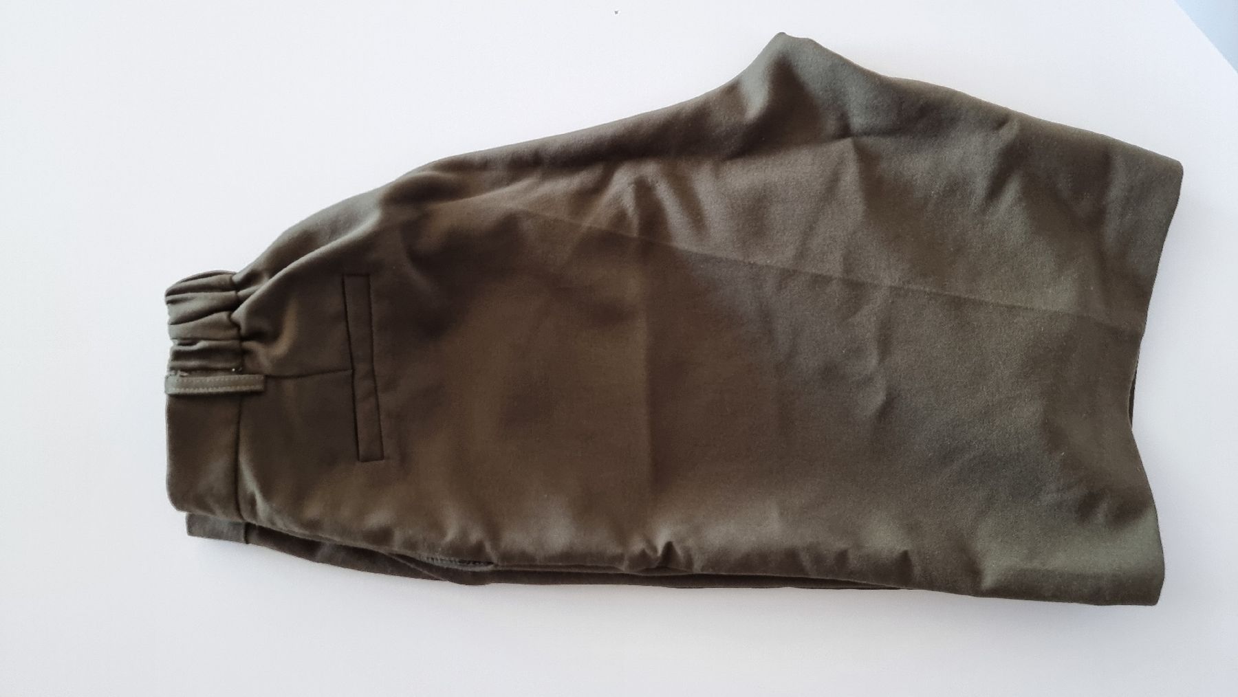 Pantaloni: Sommer Shorts Khaki Gr. 36 – Usato da Balgach venduto da Patty04 1