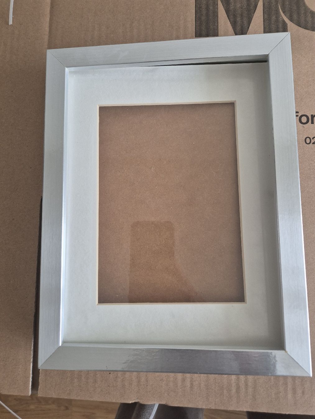Cornici: Bilderrahmen mit weißem Passepartout 27x20cm – Nuovo (secondo la descrizione) da Lachen SZ venduto da missfranky85