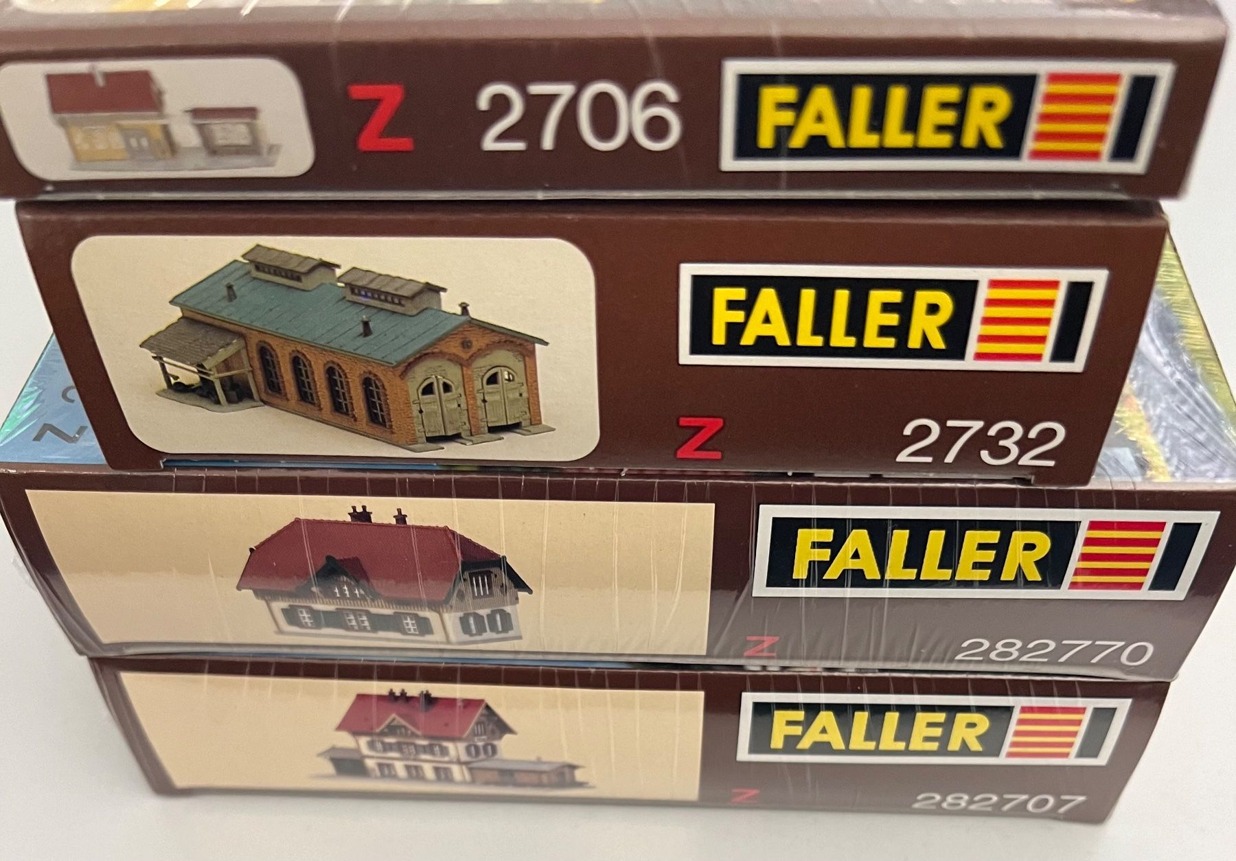 Faller Kit di modellismo & Modellini statici: 4 stk. Bausätze Faller Spur Z – Nuovo e nell'imballaggio originale da Laufen venduto da ric_9vmm 2