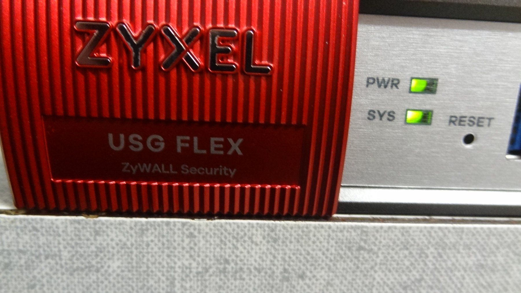 Zyxel Firewall: Zyxel USG FLEX 200 – Usato da Würenlos venduto da soleinvictus