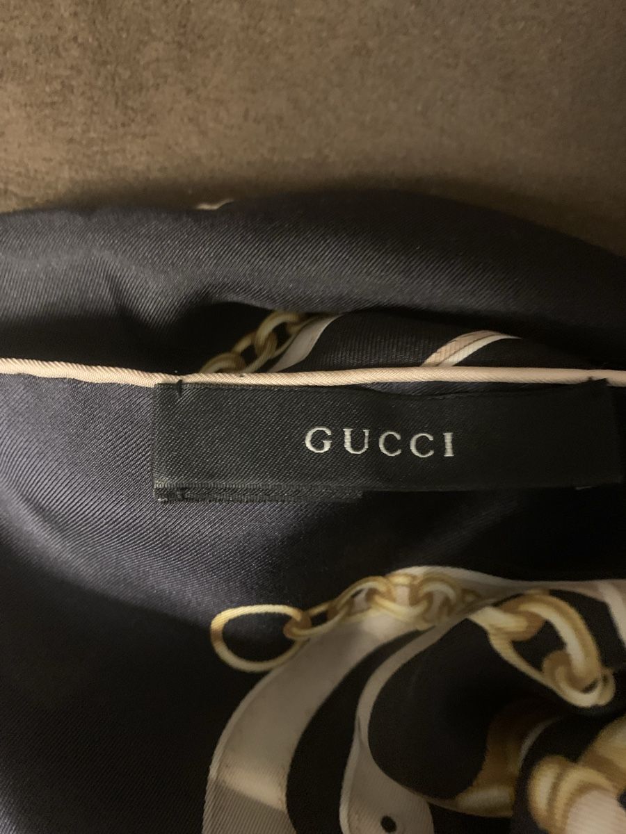 Gucci Foulard & Sciarpe: Gucci Foulard  – Usato da Bergdietikon venduto da zor_856j 3