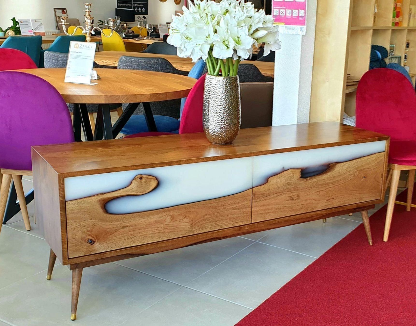 TV Möbel: Lowboard / Kommode White Walnut Epoxid AUSVERKAUF – Neu (gemäss Beschreibung) aus Gerlafingen von ZANATI_Design