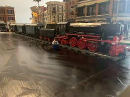 Locomotive lego BR23 avec trois wagons 
