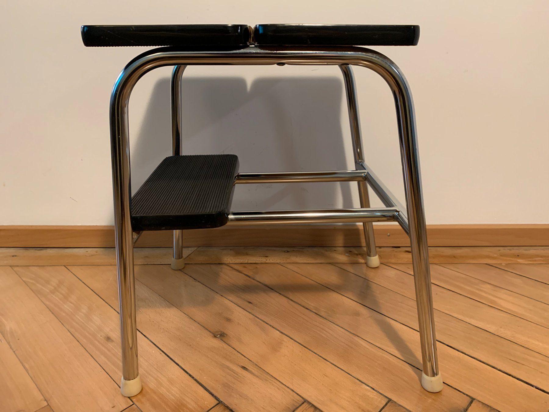 Sgabelli: Vintage Kelco/ Formica 2-Tritt Hocker/ Tabourett – Usato da Bern venduto da sxlmn 5
