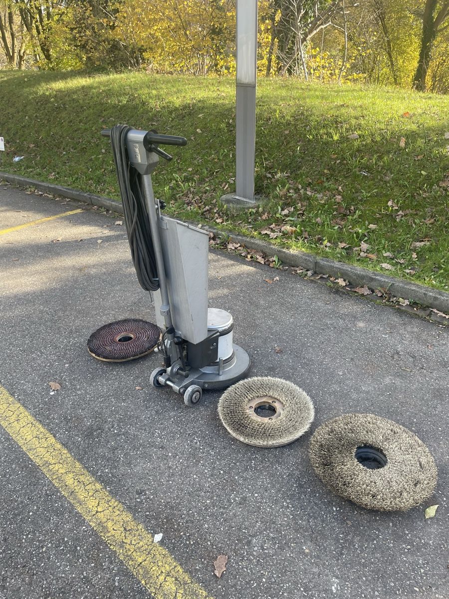 Tutte le macchine: Einscheibmaschine Taski – Usato da Würenlos venduto da Shop_Shop 3