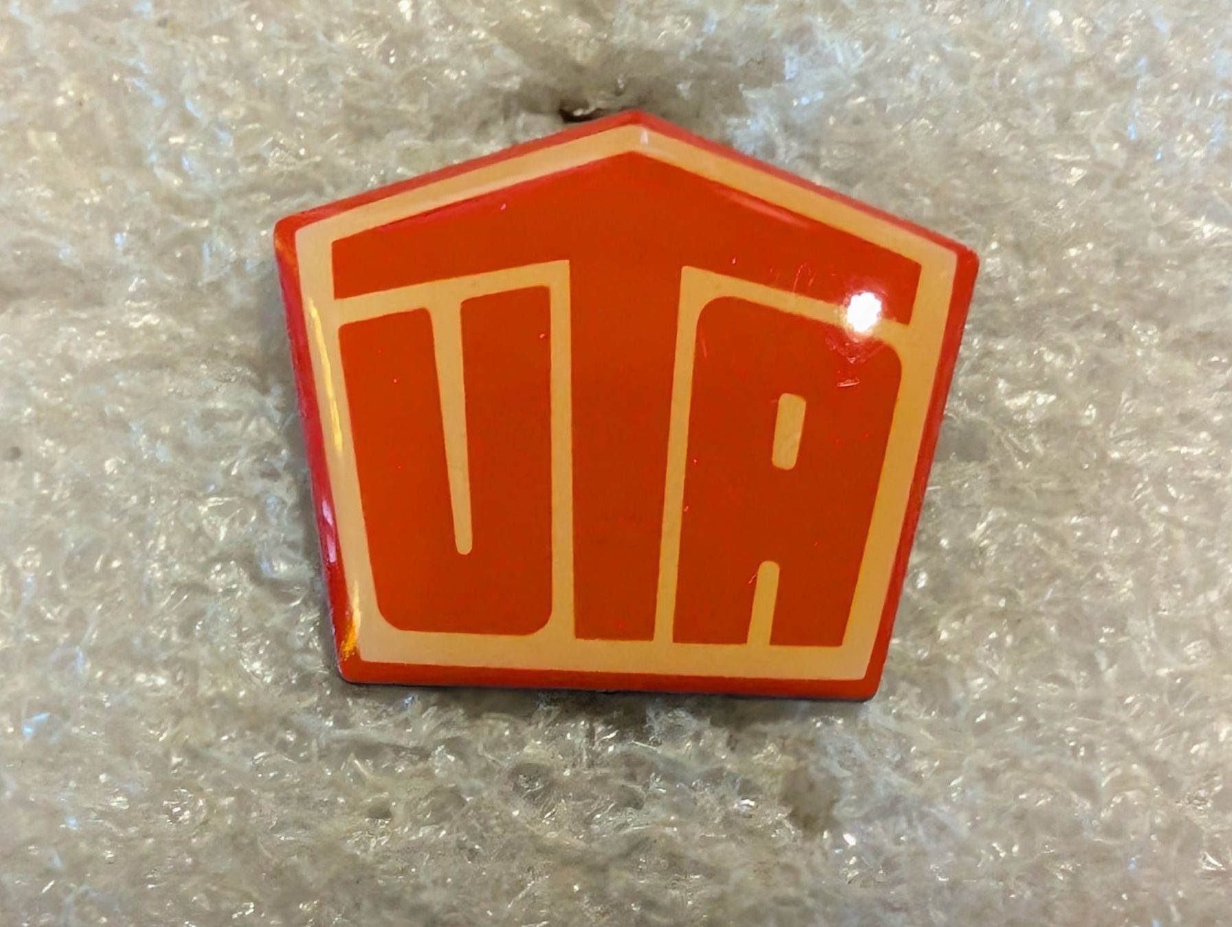 Placchette & Badge: Ansteckpin 5: UTA – Usato da Oppligen venduto da Pin-Fall-Shop