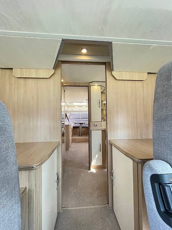 Mobilhome: Phoenix Maxi Liner 8100 RSL – Usato da Langenthal venduto da Reisemobil01 7