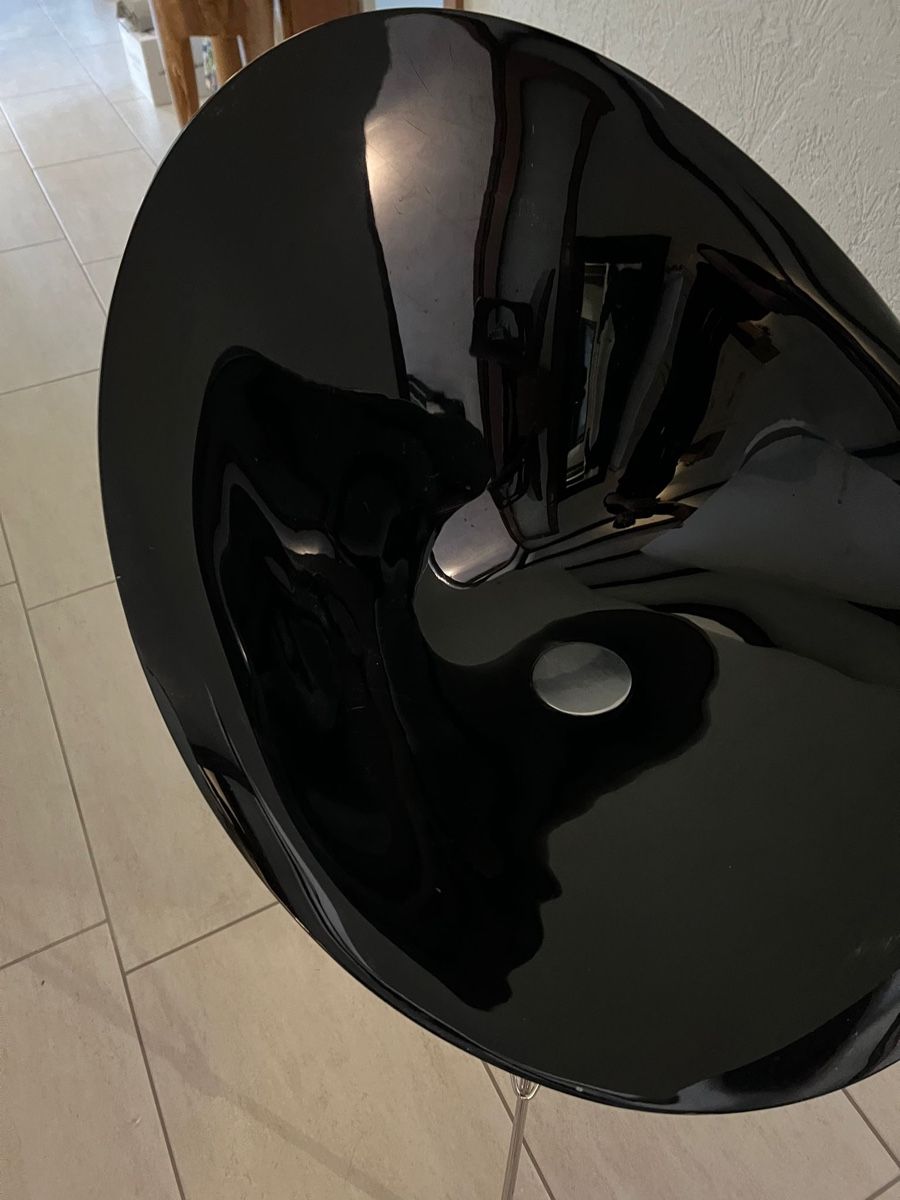Kartell Sedie: Schwarzer Designer Stuhl, Kartell – Usato da Rorbas venduto da Mogazrh 2