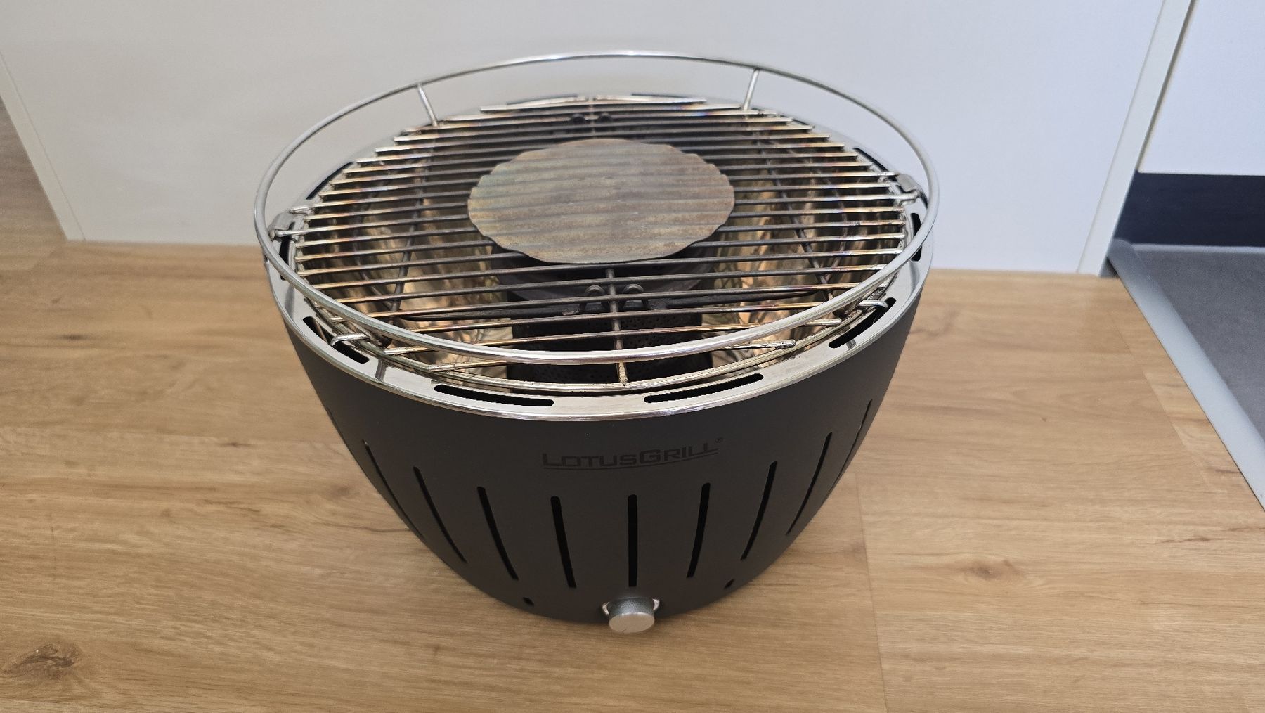 Grills: Lotus Grill mit Deckel und Platte – Gebraucht aus Kriens von Lucie_98 3