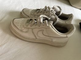 Nike Air Force 1 Sneaker weiss gebraucht mit Abnutzung
