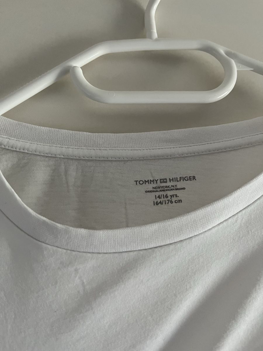 Tommy Hilfiger Hemden, T-Shirts & Polos: T-shirt Tommy Hilfiger – Gebraucht aus Montsevelier von Duna2210 1