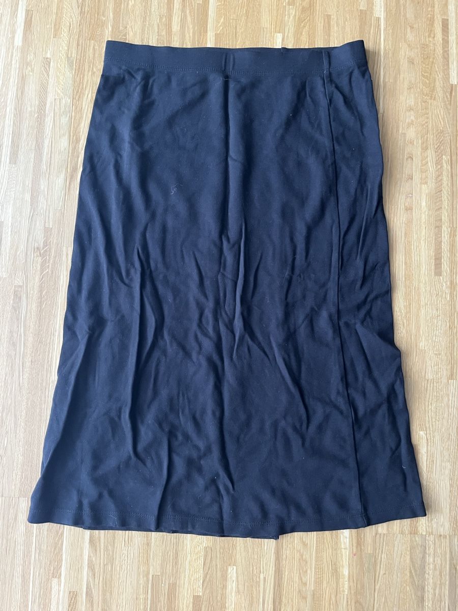 H&M Jupes: Schwarzer Midirock schlicht elegant - Basic Rock schwarz – D'occasion à Meierskappel par Mial_2
