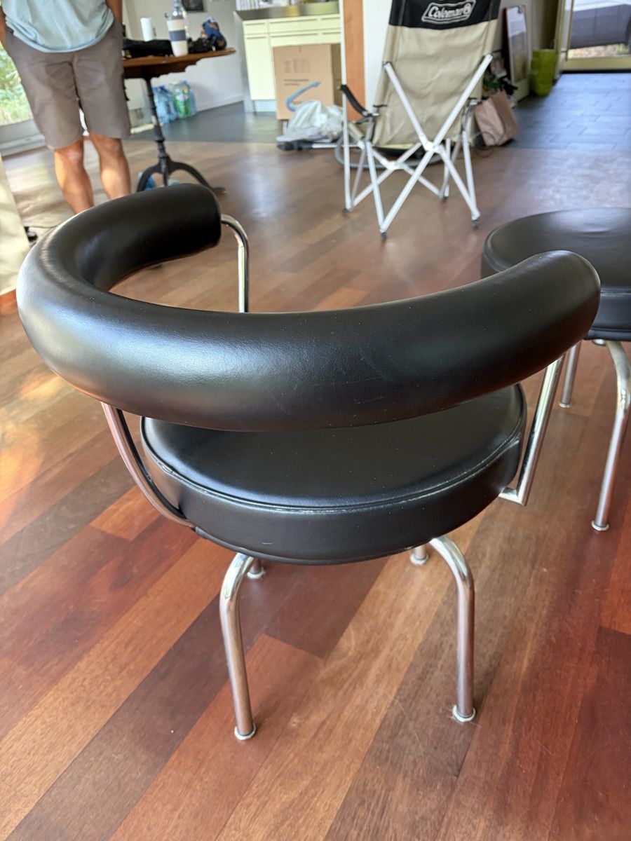 Cassina Sedie: Le Corbusier Lc7 – Usato da Basel venduto da mar_l2cg