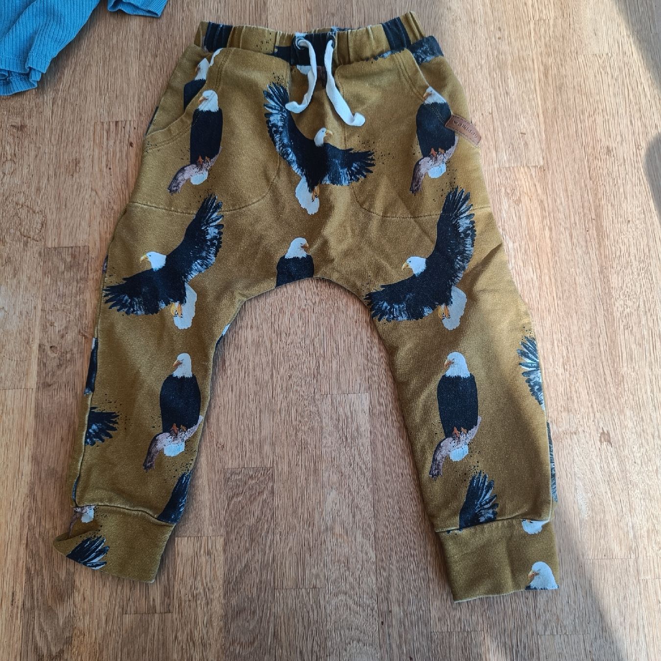 Hosen: Trainerhose Grösse 98 – Gebraucht aus Jaberg von urig17.