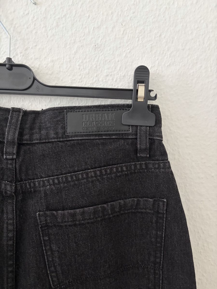 Jeans: Schwarze Jeans – Neu (gemäss Beschreibung) aus Ettingen von ale_q6zz 2