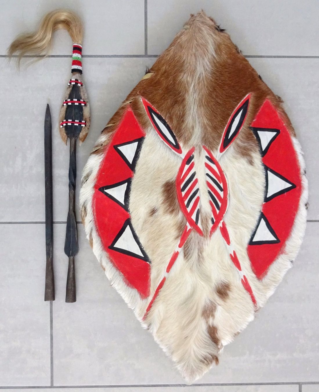 Altre raccolte & rarità: Samburu Massai: Speer und Schild, Kenya – Usato da St.Gallen venduto da Paddington11