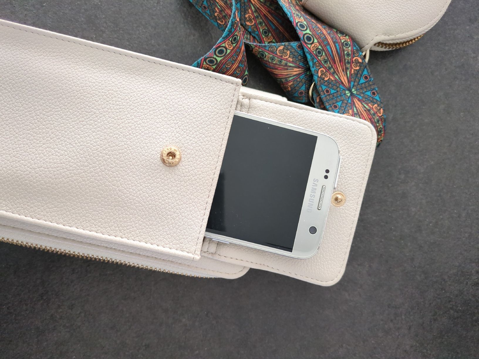 Altro in  Abbigliamento & Accessori: Petit sac pratique beige clair – Usato da Sion venduto da sor_f85g 2