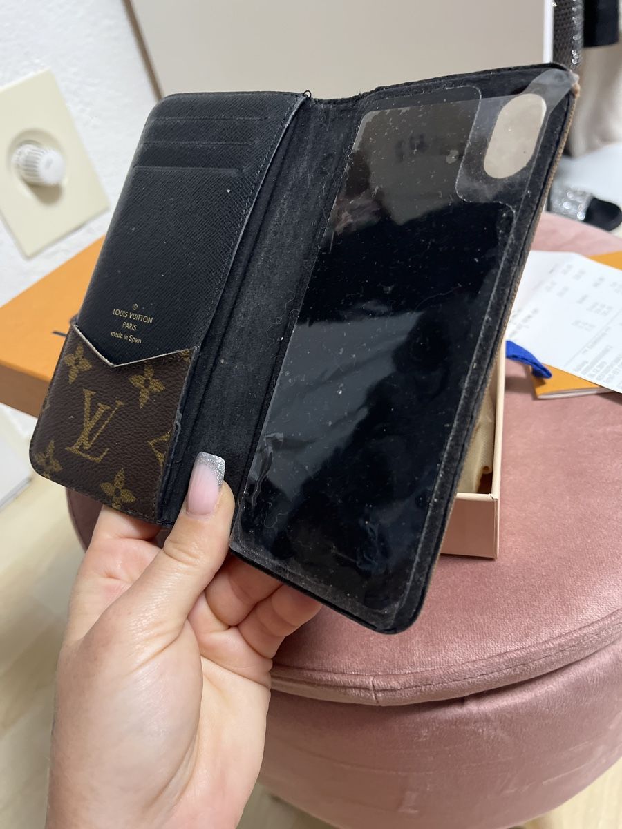 Louis Vuitton Cover & Protezioni schermo: Louis Vuitton Handyhülle XS Max Folio – Usato da Winterthur venduto da vivcsike05 2