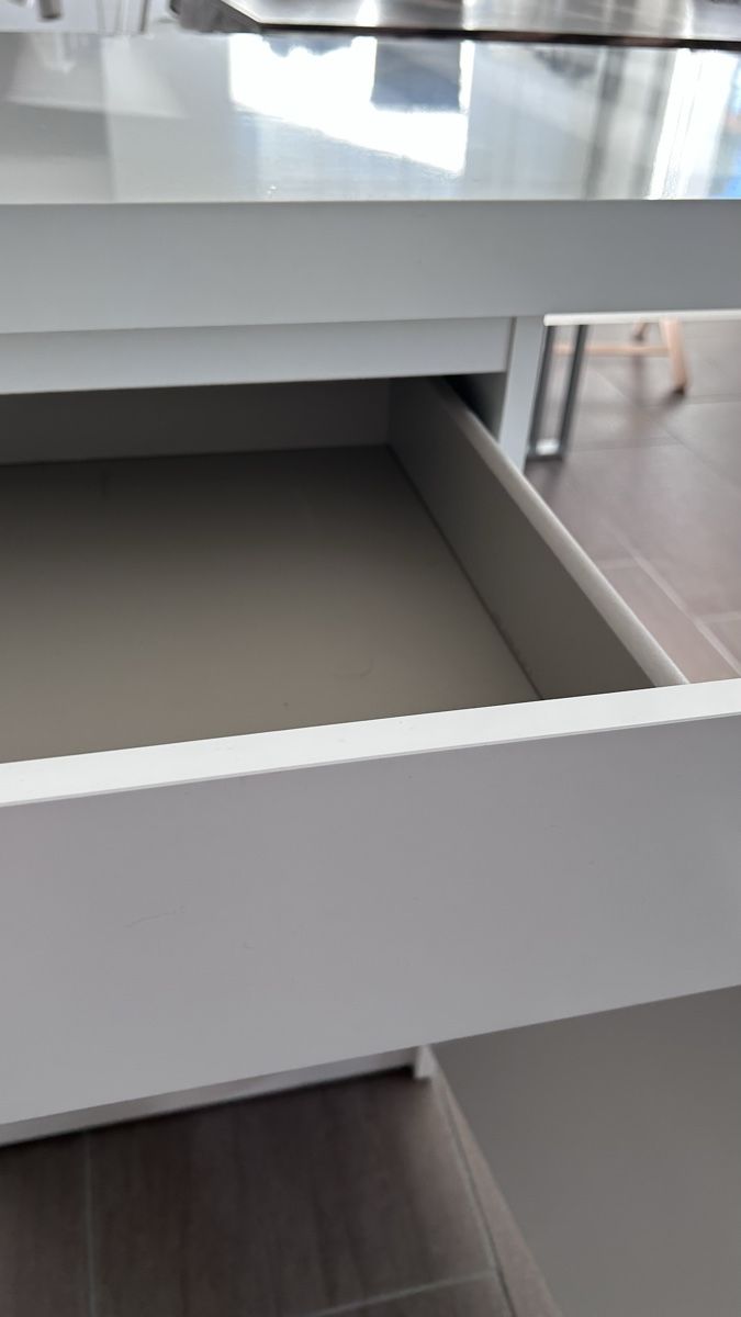 Scrivanie: Schreibtisch MALM Ikea – Usato da Seengen venduto da nad_cn92 1