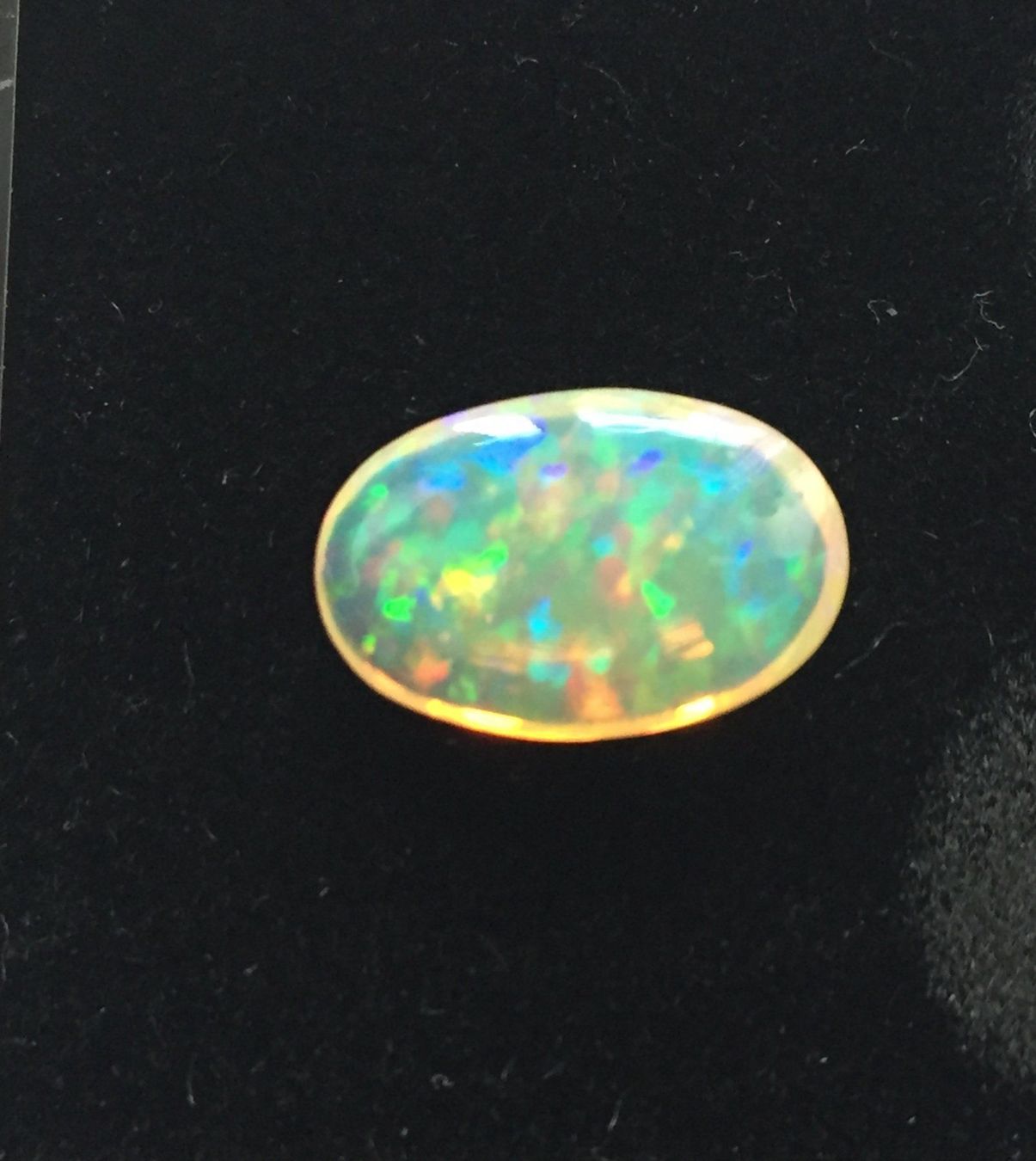 Pietre preziose: Einmaliger Welo-Opal; 2.58 ct.; oval – Nuovo (secondo la descrizione) da Horgen venduto da Agopton 1