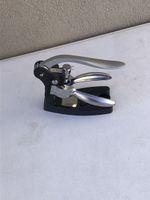 Korkenzieher Hebelmechanik Metall schwarz silber gebraucht