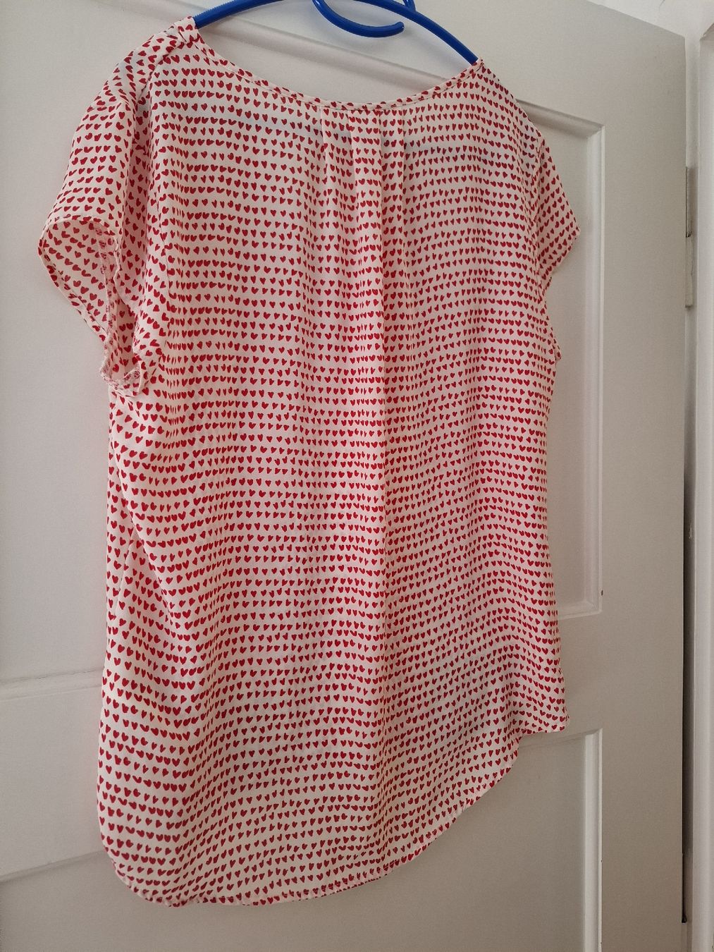 H&M T-Shirts: Shirt mit Herzen Gr. 38 H&M – Gebraucht aus Bern von Runner007 3