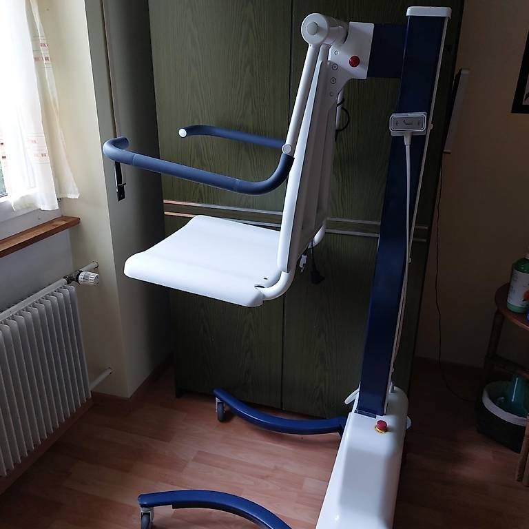 Attrezzature mediche: Lève personne  – Usato da Nods venduto da Flatron2 1