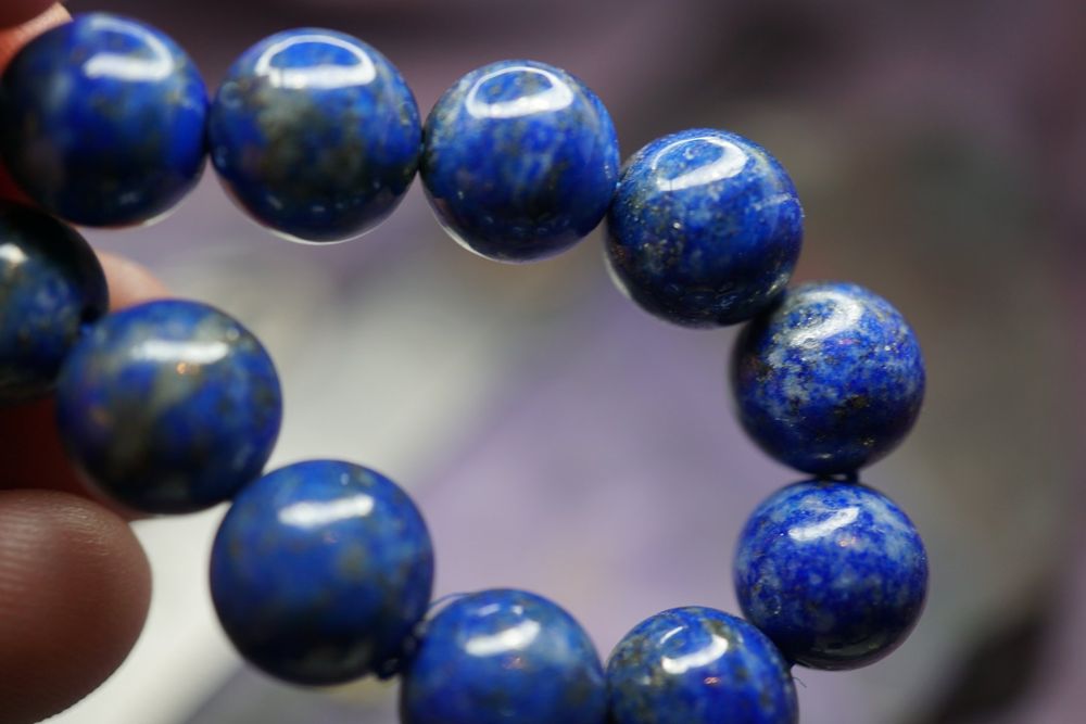 STONES And SPIRIT - Lapislazuli Kugel-Armband