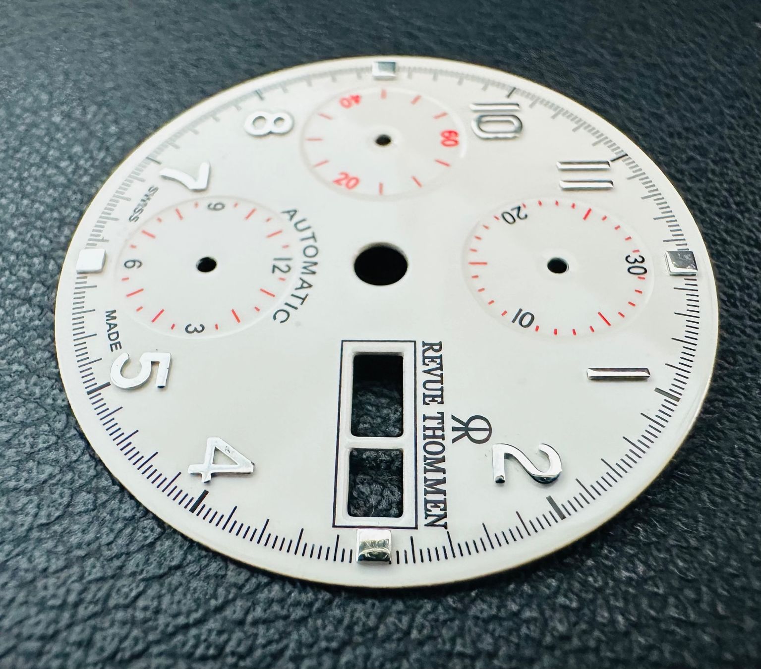 Revue Thommen Uhren: REVUE THOMMEN - CADRAN AUTOMATIC CHRONOGRAPH 30 mm – Gebraucht aus Conthey von advisia 1