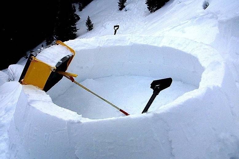 Tutti gli attrezzi: Iglu Bau Werkzeug – Usato da Büttenhardt venduto da ReiatSH 3
