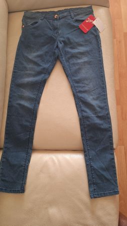 Jean slim bleu neuf avec étiquette