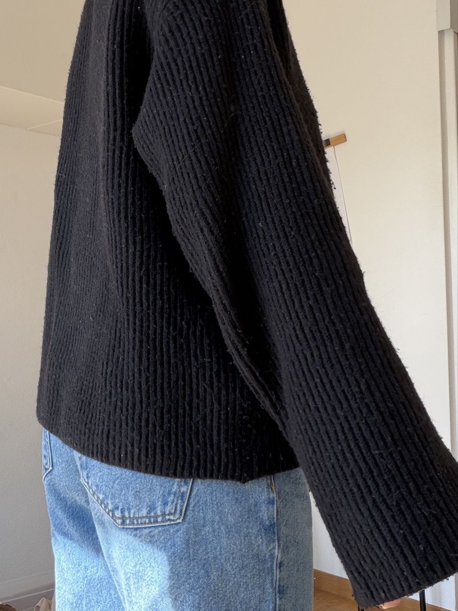 Pulls & Sweat-shirts: Pullover Damen schwarz Rollkragen Grösse S guter Zustand – D'occasion à Aesch par fiona.sophie 1