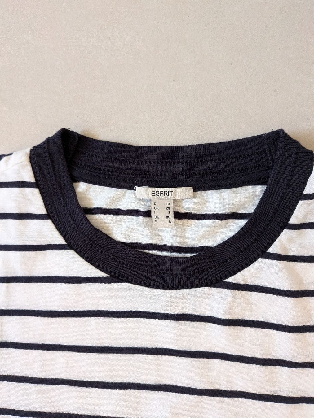 Esprit Tops: Esprit Ringelshirt XS – Neuf (Voir description) à Eschenbach SG par SanFranciscoCalifornia 1