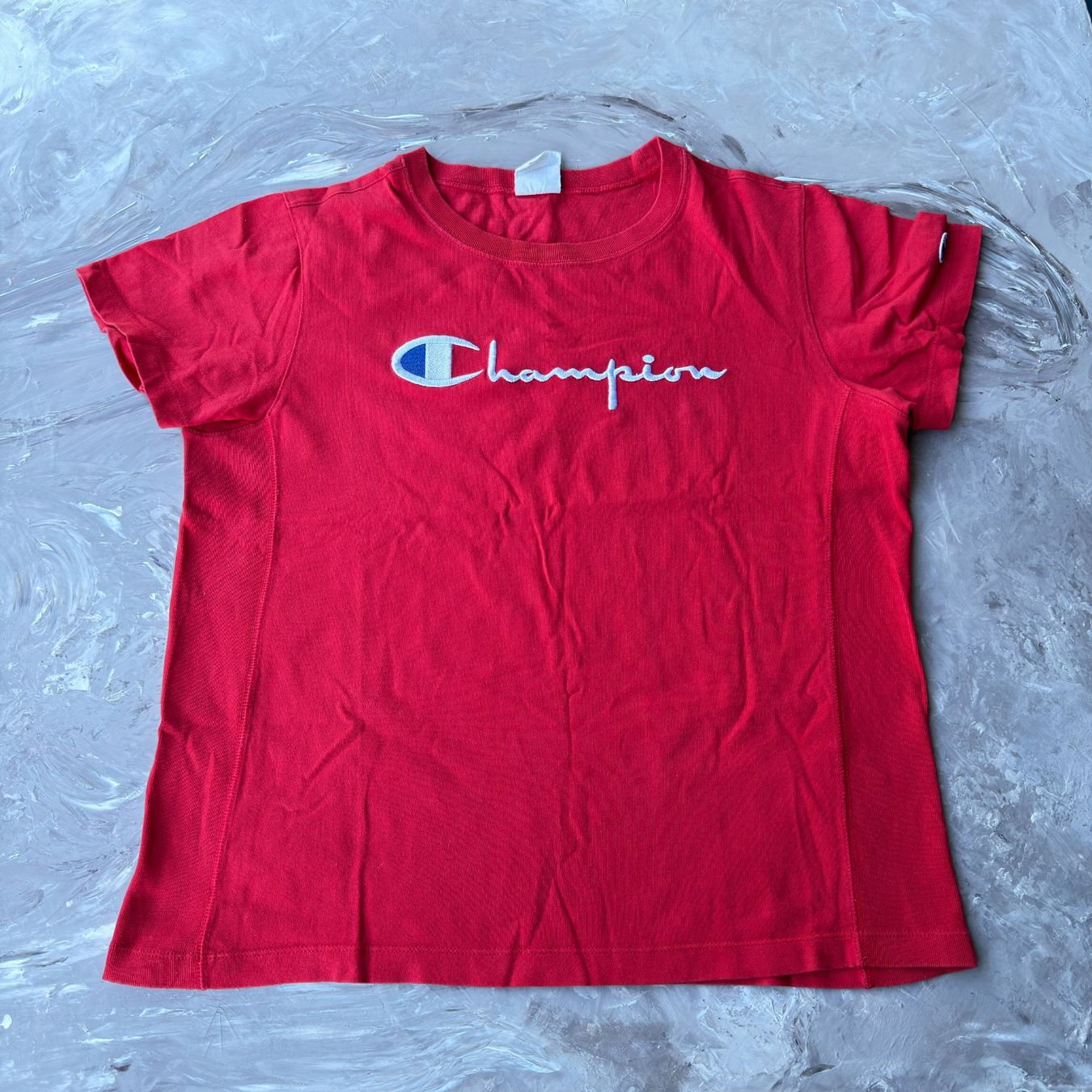Champion T-shirt: Champion T-Shirt Rouge – Usato da Thônex venduto da Suisse.Shopping 1