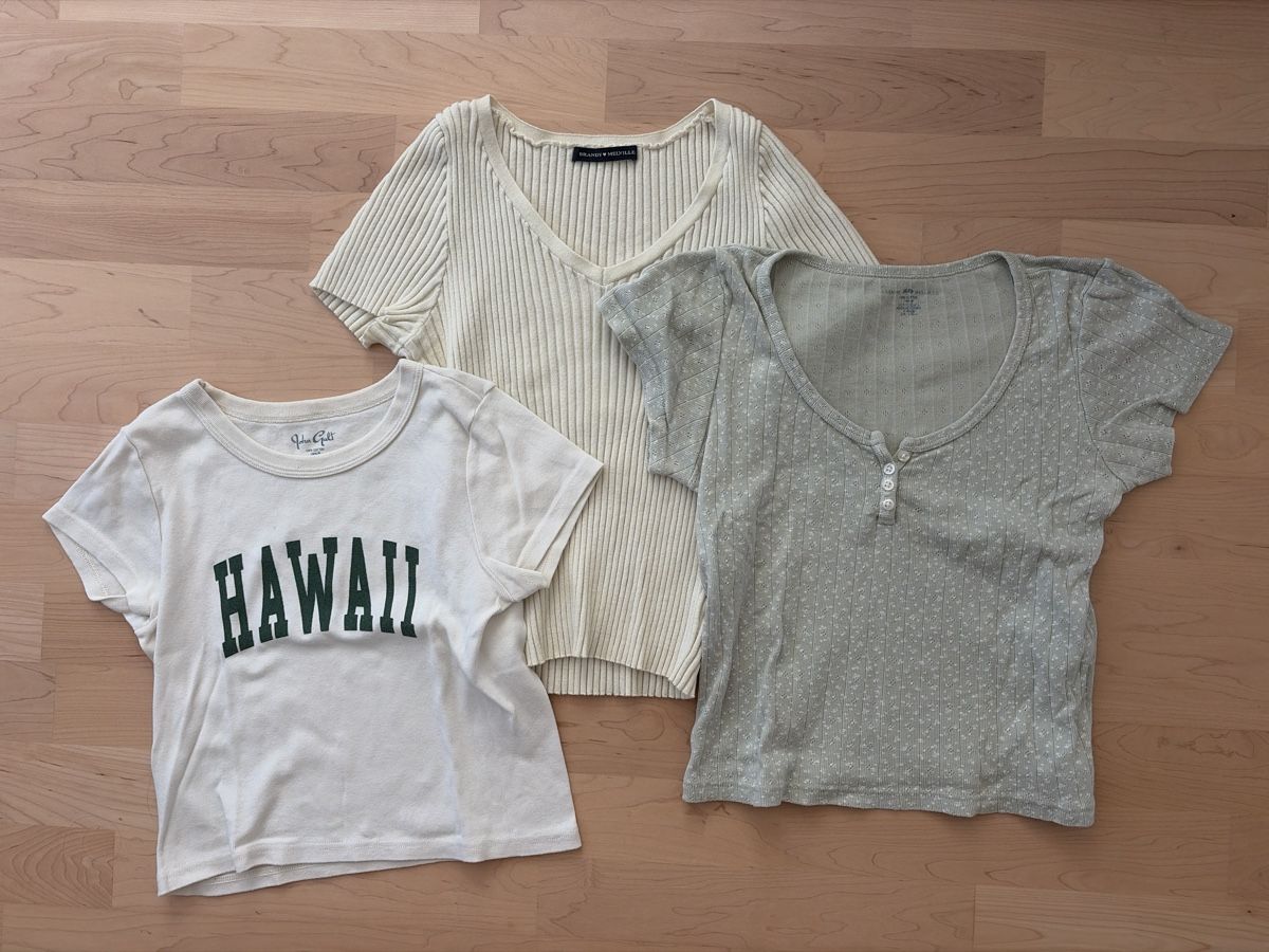 Brandy Melville T-shirt: Brandy Melville T-Shirt-Set – Usato da Buchrain venduto da spf_8dnz