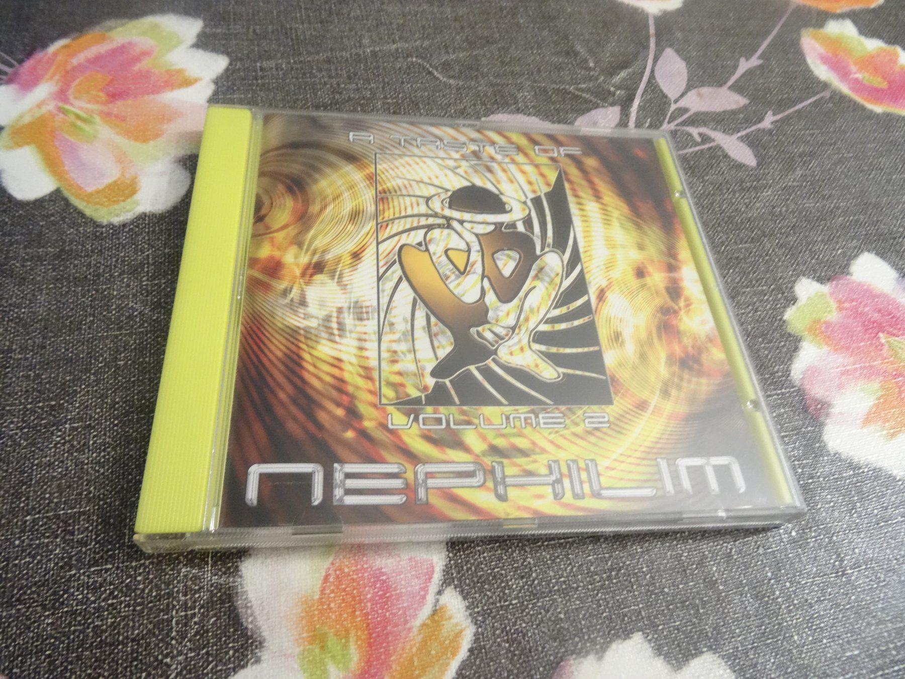 CDs: A Taste of Nephilim - Volume 2 CD – Gebraucht aus Olten von Disc-Ausverkauf