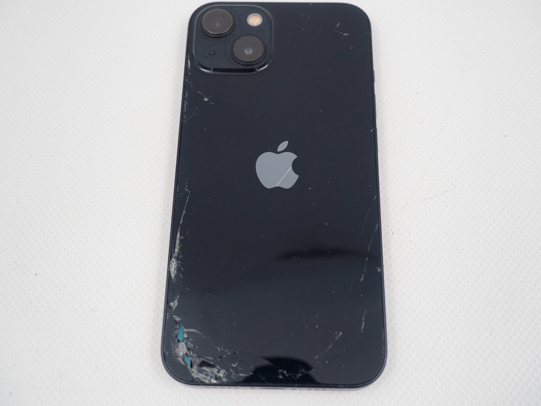 Apple Telefoni cellulari / Smartphones: APPLE iPhone 13 iCloud gesperrt (26060733) – Difettoso da Zürich venduto da fundsachenverkauf 2