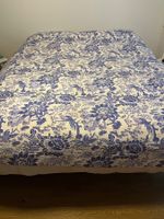 Tagesdecke Baumwolle blau weiss mit Stickerei gebraucht