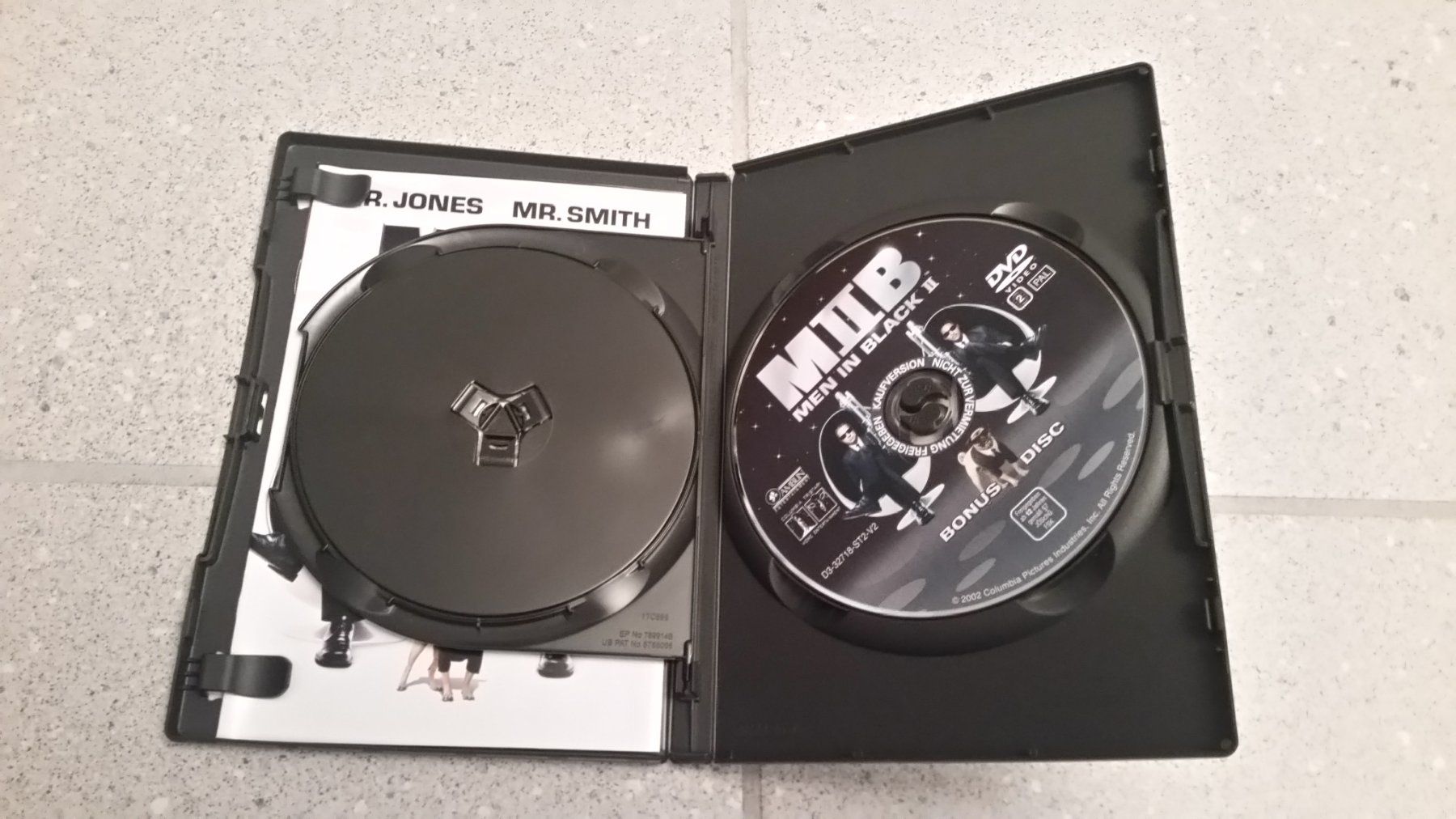 Tutti i DVDs: Men in Black 2 – Usato da Stäfa venduto da Supertramp73 3