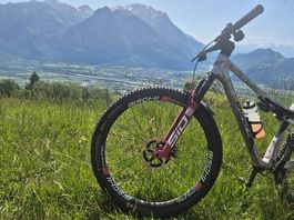 Bischibike Team Rock 2025 Fullsuspension MTB Preis.VB