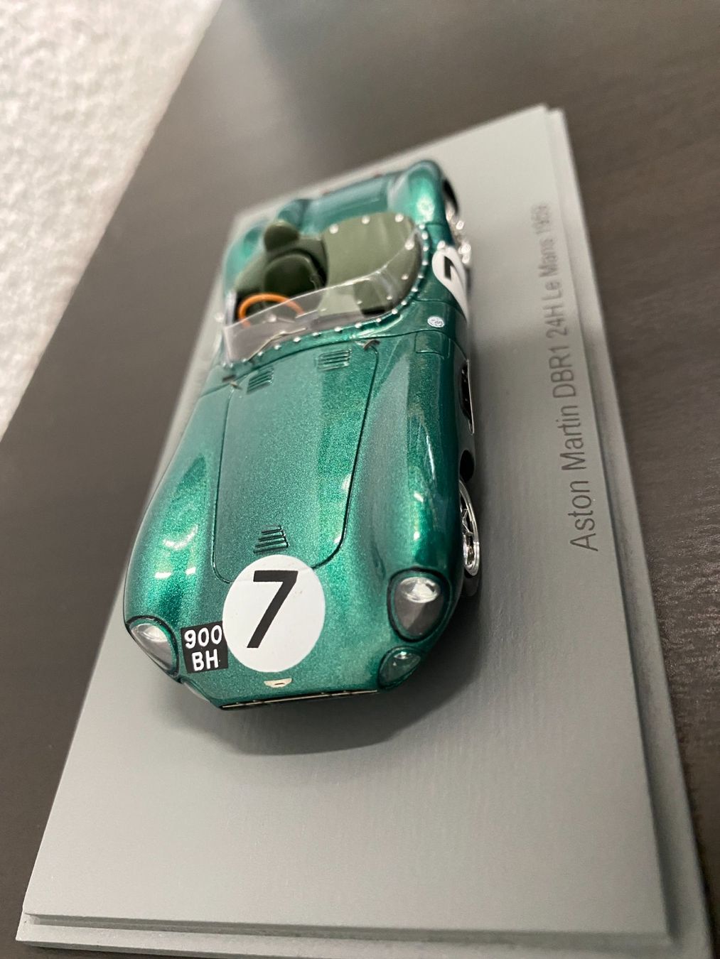 Spark Modellini d'auto: Aston Martin DBR1 - Whitehead - Spark 1:43 – Nuovo e nell'imballaggio originale da Niederhasli venduto da Yotanke50 1