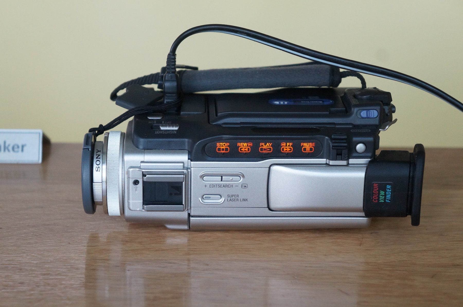 Sony Videocamere: Sony TRV11E ... MiniDV Camcorder ... funktioniert – Usato da St.Gallen venduto da My_tinker 7