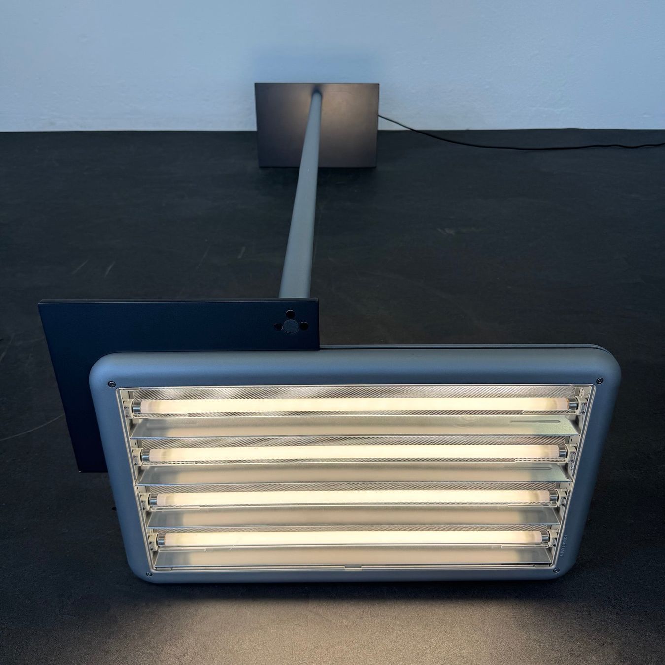 Ribag Lampade: Ribag Uniq Stehleuchte Warmweiss – Usato da Schönenwerd venduto da mcofficeshop 5