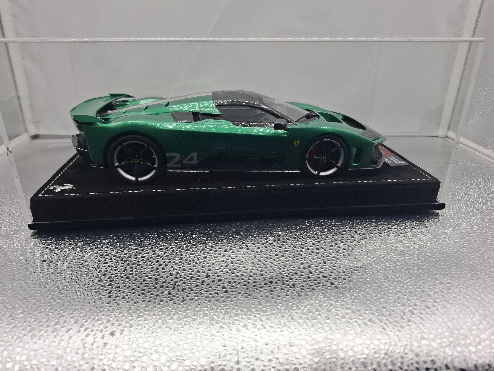 Ferrari Modellini d'auto: MR Ferrari F80 1:18 – Nuovo e nell'imballaggio originale da Gipf-Oberfrick venduto da Edii45 2