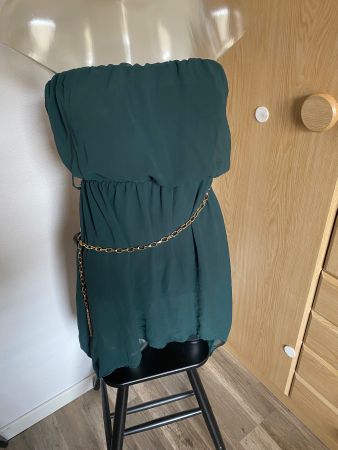 Cocktail/Partykleid grün Grösse S. mit Kettengurt