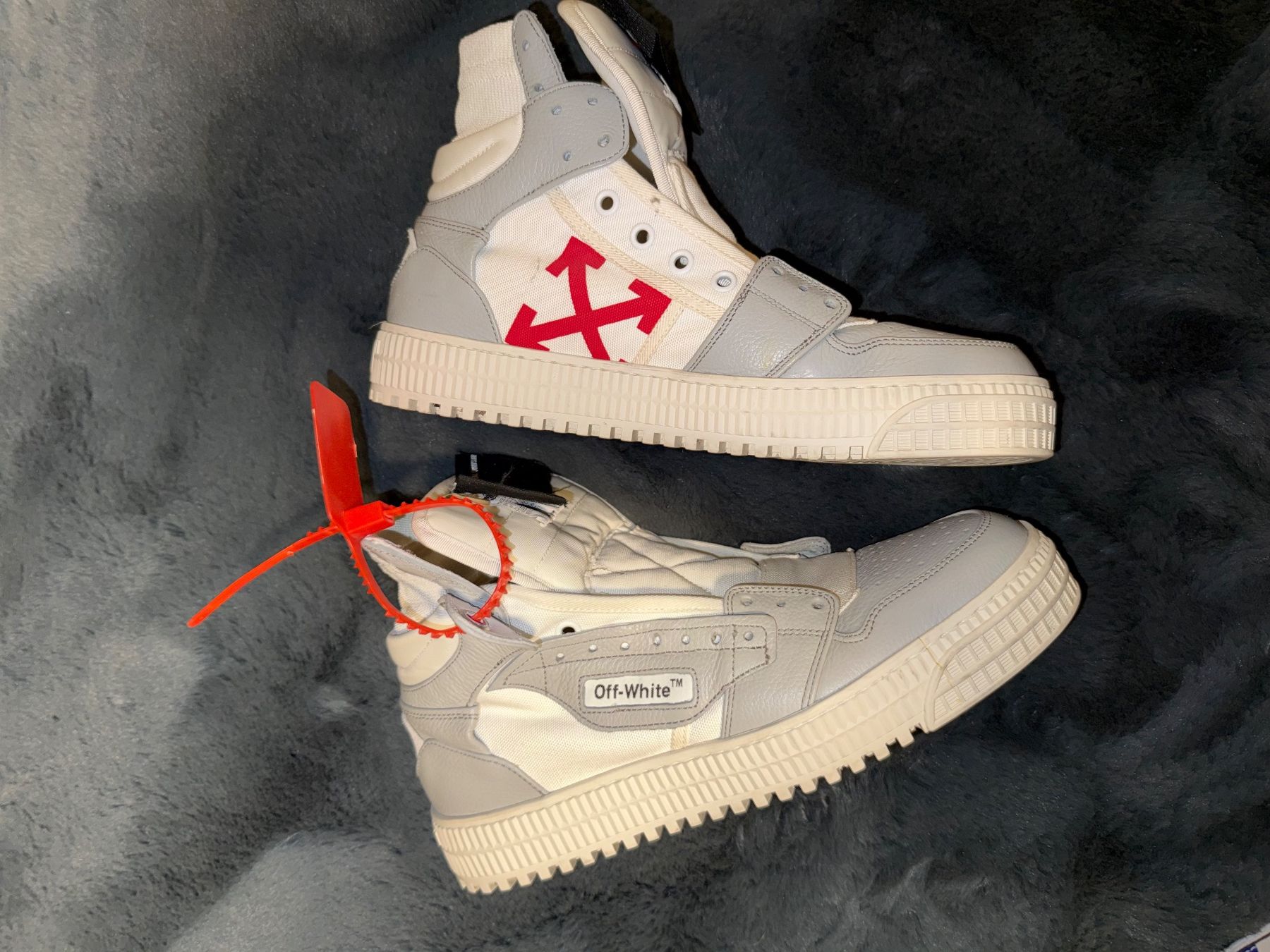 Off-White Scarpe da uomo: Off-White high Sneaker Grösse 39 in weiss – Nuovo (secondo la descrizione) da Küsnacht ZH venduto da jul_2bwq