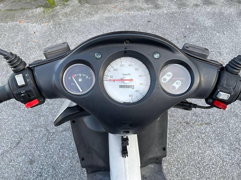 Honda Scooters: HONDA X8R 50 – D'occasion à sion par dark73 3