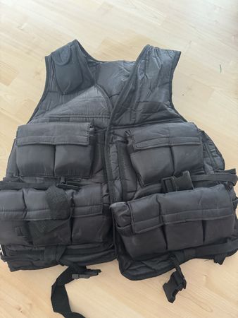 Gewichtsweste schwarz mit vielen Taschen