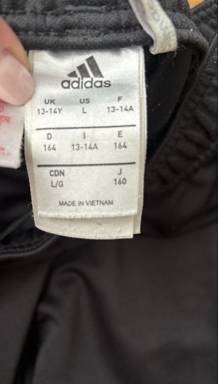 Adidas Pantaloni: Adidas Hose Gr. 13-14 J. Unisex – Usato da Volketswil venduto da Irkasha 1